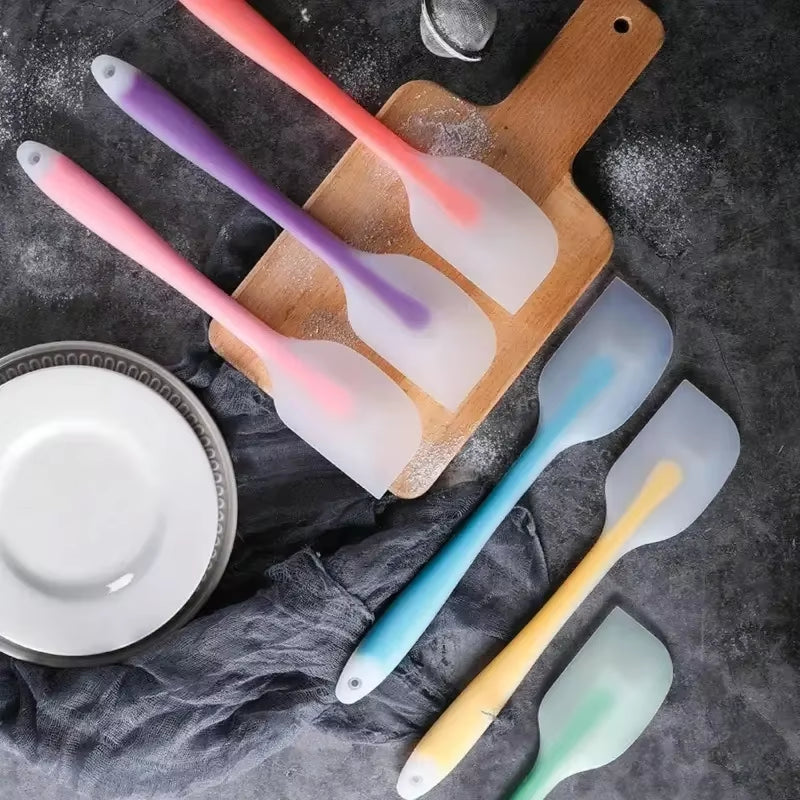 Translucent Integrated Silicone Scraper Mixing Cream Spatula Cake Butter Scraper Kitchen Baking Tool